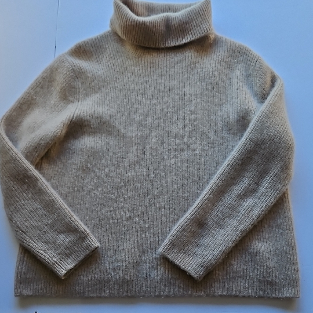 Quince Cashmere Sweater in Cream